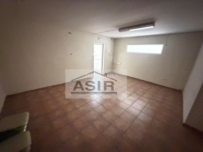 Foto de444bd1-b3be-4414-9be9-8d57558b2763. Local comercial a Carcaixent
