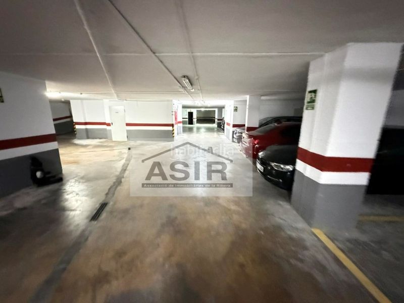 Foto f0f41f45-11cc-4580-98de-4e0209b7734c. Aparcament cotxe a Alquenència - Venècia Alzira