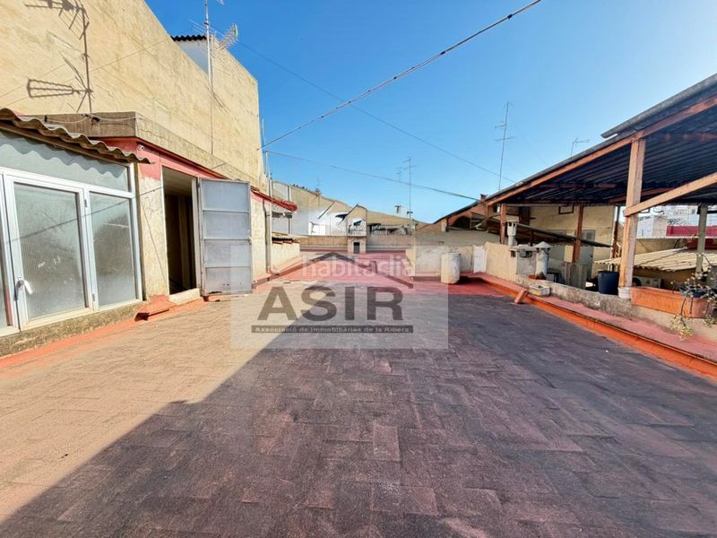 Foto 11ba0d98-0f63-4e69-b7f9-893cfff02dc2. Edificio  venta en Centre Alzira