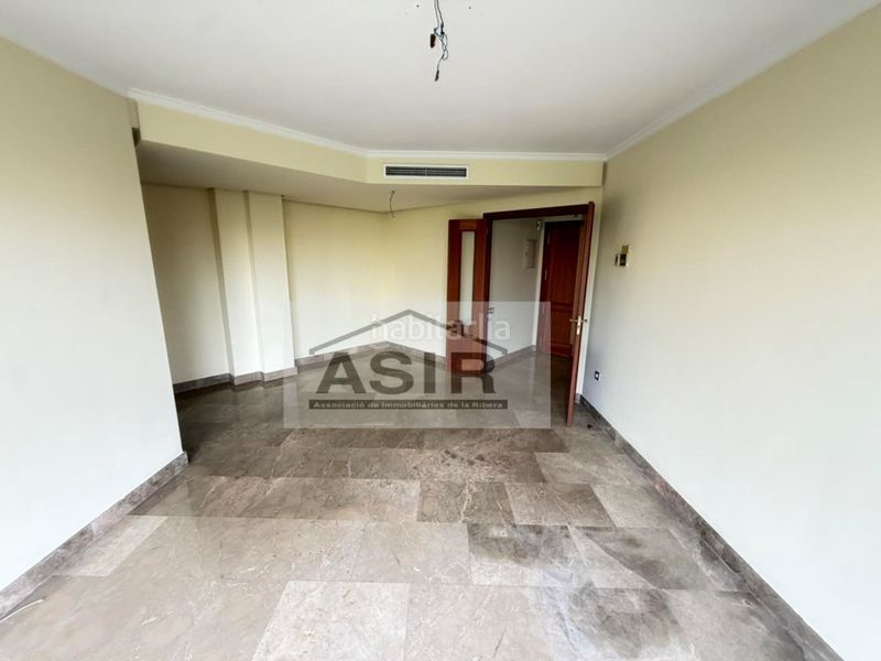 Foto 4184780b-5a8a-49e0-8aa9-c16813109c1a. Pis a Centre Alzira