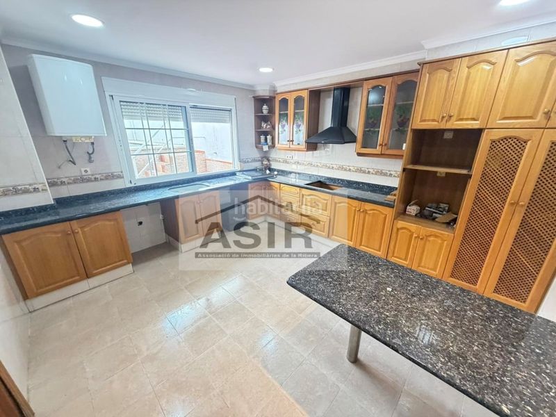 Foto c295b5b2-57cf-42a0-ada1-d9bd904d3fea. Casa  4 habitaciones venta en Urbanitzacions i Pedanies Sud Alzira