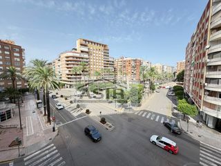 Piso  Plaza regne. Piso 4 habitaciones venta alzira