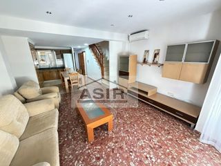 Casa  Calle federico gomez clemente. Casa 4 habitaciones venta alzira