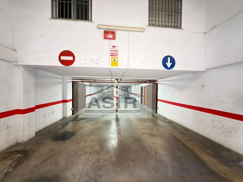 Foto 69a0ab98-a14c-48be-80de-5a6d6d2566ec. Aparcament cotxe a Centre Alzira