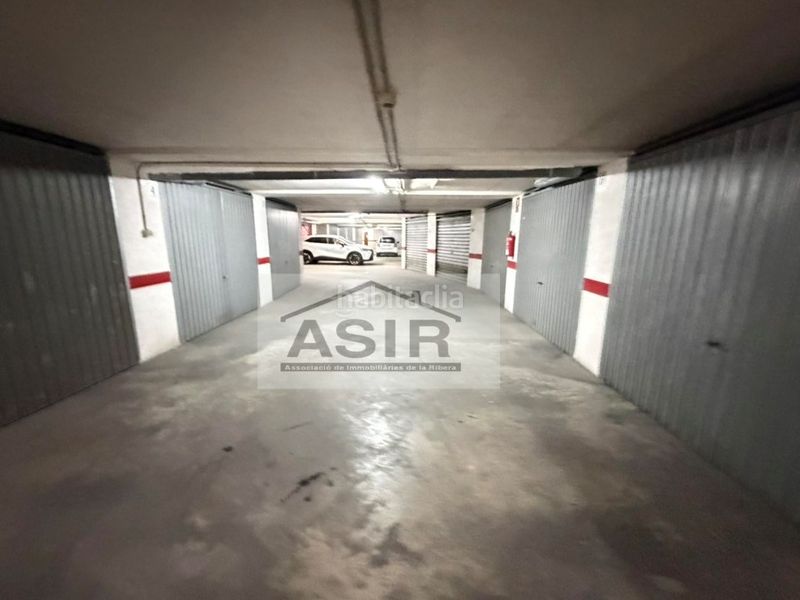Foto 8c834fe2-1679-47f9-9f0a-a596d24c56ad. Aparcament cotxe a Centre Alzira
