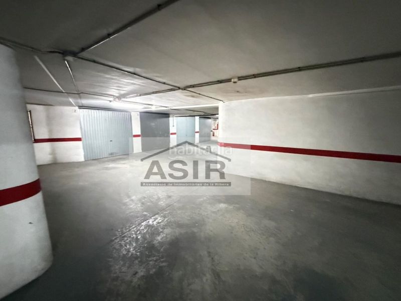 Foto ff40bfc7-6c9f-4bbc-a949-6ef5d5607042. Aparcament cotxe a Centre Alzira