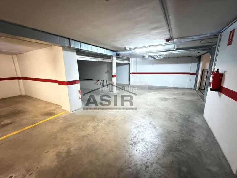 Foto d8aa7cbe-d2c7-485a-ae3a-d73ce0b90702. Aparcament cotxe a Albuixarres Alzira