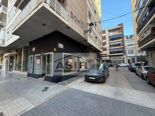 Local Comercial en Avenida Sants Patrons