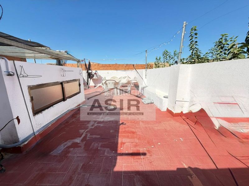 Foto f4405f9b-f07d-43d2-8829-b7507b841ea7. Pis a Polinyà de Xúquer