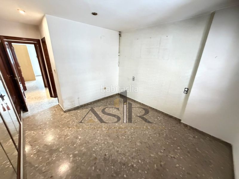 Foto c8404b46-58c3-4382-882c-42184f12068c. Pis a Sants Patrons Alzira