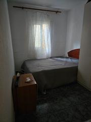 Pis a Carrer d'amadeo vives 23. Se vende vivienda alquilada con renta mensual de (450)
