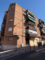 Pis a Moscardó. Piso en venta en madrid