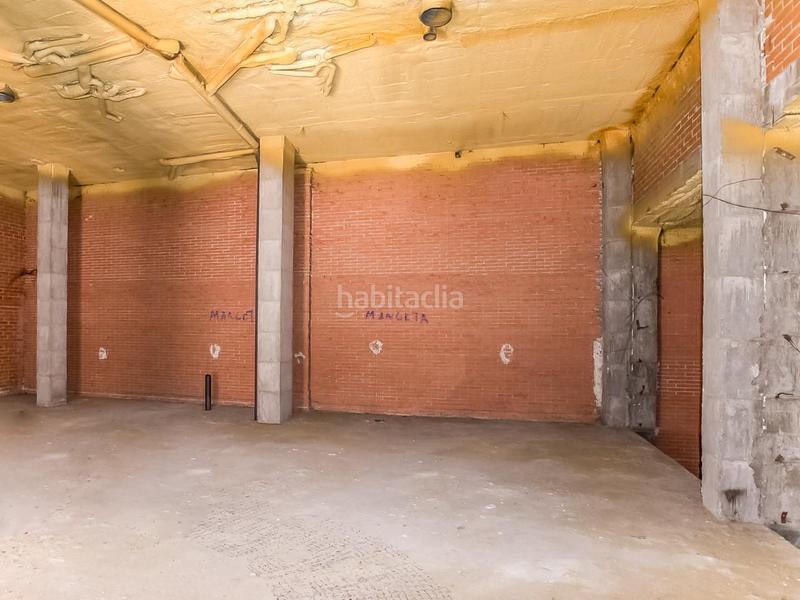 Foto 18bdbd60-7b3b-45b3-a2bb-7a8b5f18b4a8. Locale commerciale in calle los nardos 137 in Valderas-Los Castillos Alcorcón