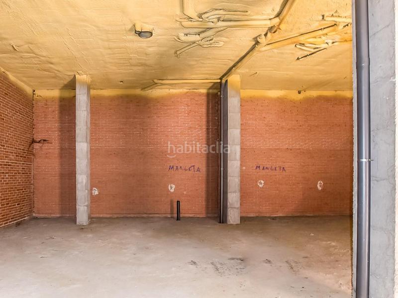 Foto 67480ccb-d976-48fd-bfdb-555049eb5156. Locale commerciale in calle los nardos 137 in Valderas-Los Castillos Alcorcón