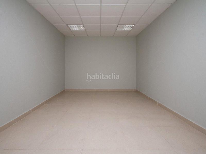 Foto f409ae63-fb68-4d8d-bab6-4a9c0b105472. Local comercial en calle del carmen 6 en Centro Valdemoro