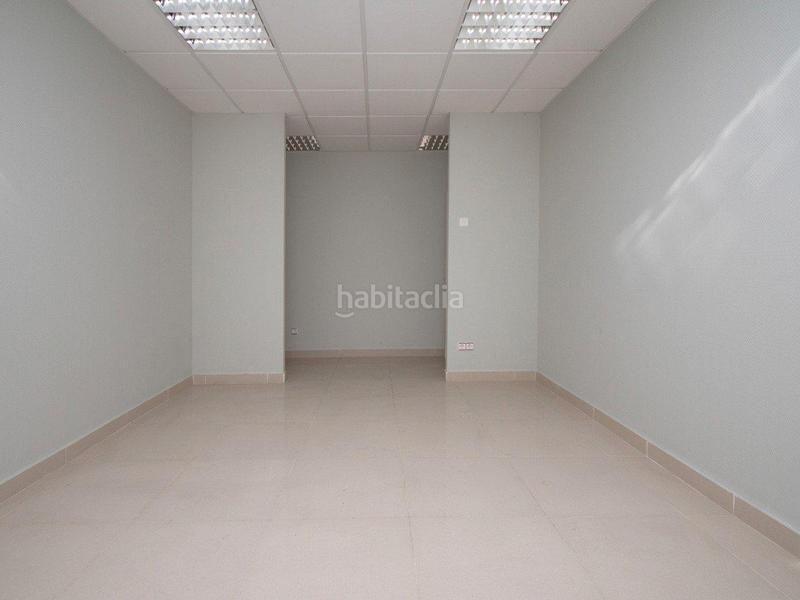 Foto e0d80636-ce75-4257-bdee-06e68a0e16eb. Local commercial dans calle del carmen 6 dans Centro Valdemoro