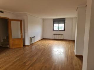 Duplex  Calle fuente cisneros