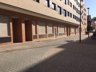 Locale commerciale en Paseo de santiago casares quiroga 5. Local comercial. llave en mano.