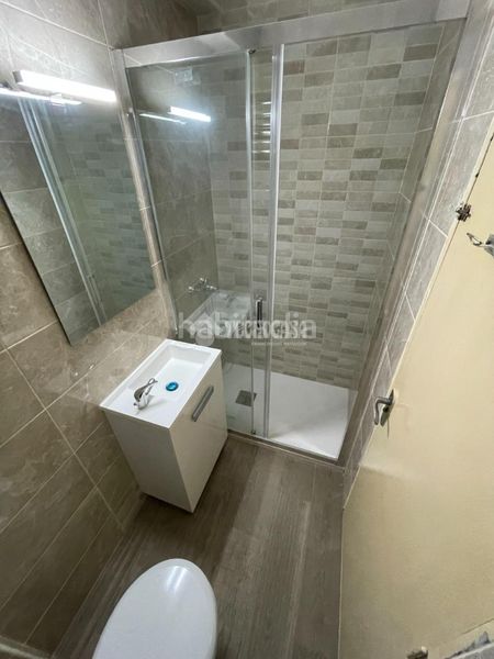 Foto af6dacf3-a9d2-4b9e-b716-641c9281a90f. Piso  en venta en Los Rosales Madrid
