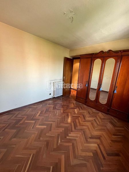 Foto a8cb37e9-49c0-4ec4-a9b9-bb1d8d817575. Flat with heating in Los Ángeles Madrid