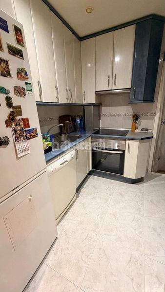 Foto 5d03db5f-b214-4ca8-b4c3-4668cde9722e. Flat with heating in Los Rosales Madrid