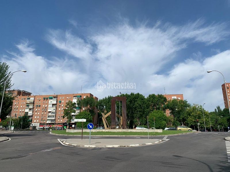 Foto c4f23f82-6081-4b20-a51d-e873f8f2bd91. Flat with heating in Los Rosales Madrid