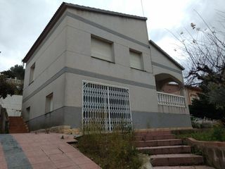 Chalet  Avinguda de valldemar. Chalet con 3 habitaciones