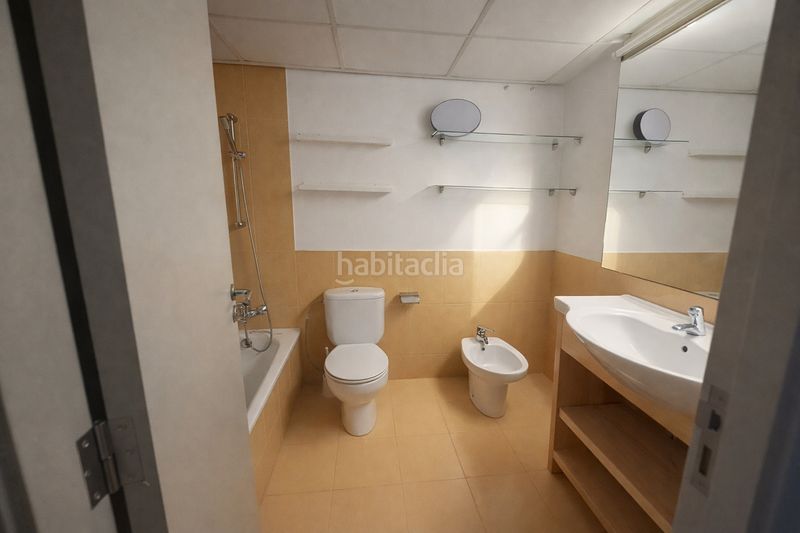 Foto d481ea65-3be5-4d78-80f3-d4da956ea649. Pis amb aparcament a Ciutat Jardí Valencia