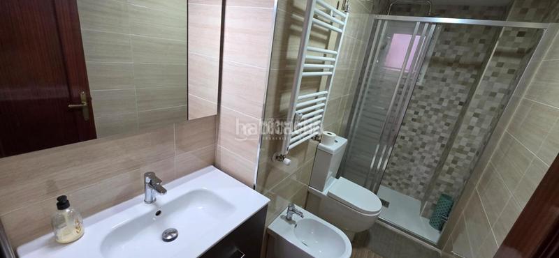 Foto 1175c022-f68f-4003-b933-a0b3d0c1b1ff. Pis amb calefacció aparcament a Valleaguado-La Cañada Coslada