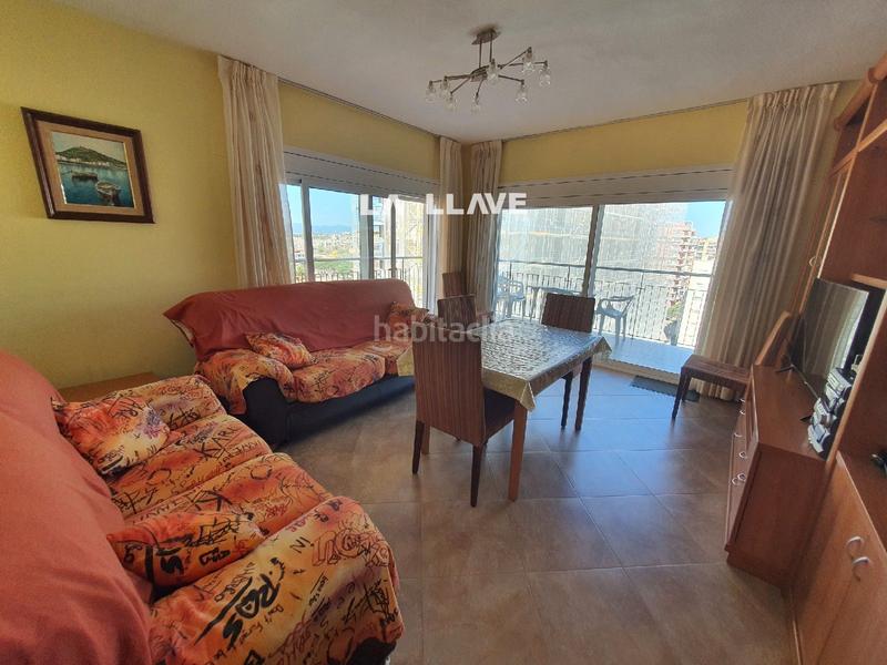 Foto f0de5e4a-45c2-4d8f-b9b7-5ec29cf65d1c. Alquiler piso  en alquiler en primera linea de mar con parking y piscina. en Blanes