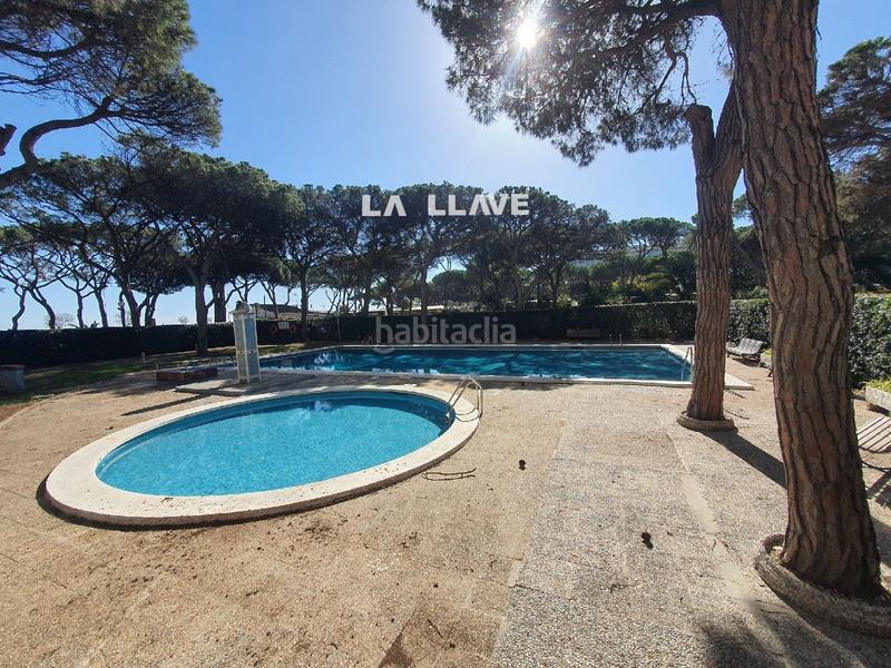Foto b34af536-3ba6-4f61-bea7-260b6624bf77. Lloguer pis amb calefacció aparcament piscina a Els Pins Blanes