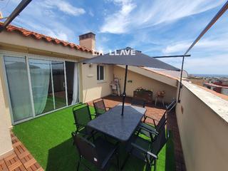 Location Attique  Anselm clave. Dúplex con 3 hab., 2 baños,  terraza 30m2 a 5 min de la playa