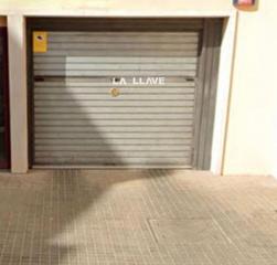 Aparcament cotxe a Centre. En blanes