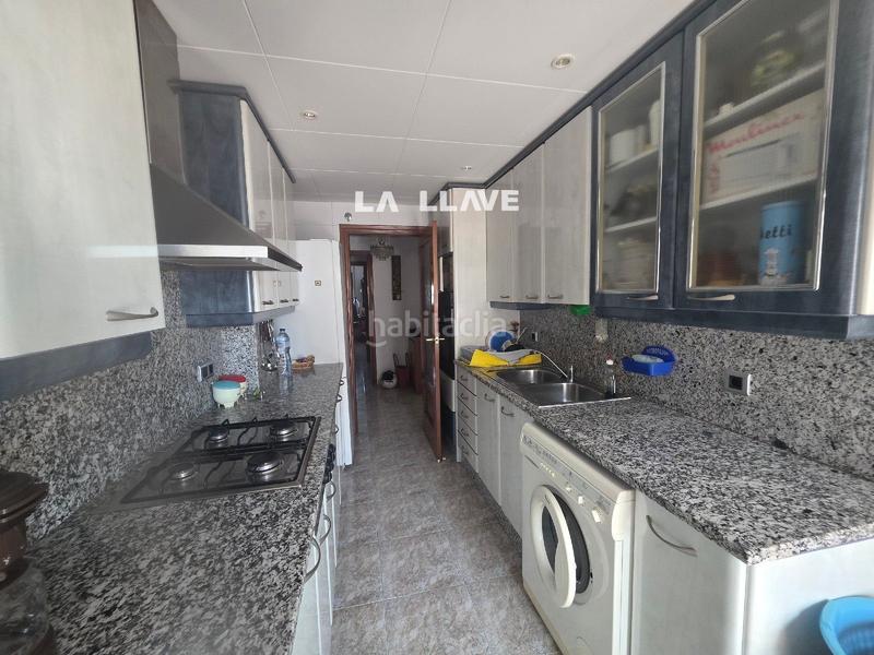 Foto 3a5cd642-9a08-4e6d-97fc-33d8dead71c4. Piso  de 3 hab dobles con 2 baños, gran terraza y parking can borrell en Blanes