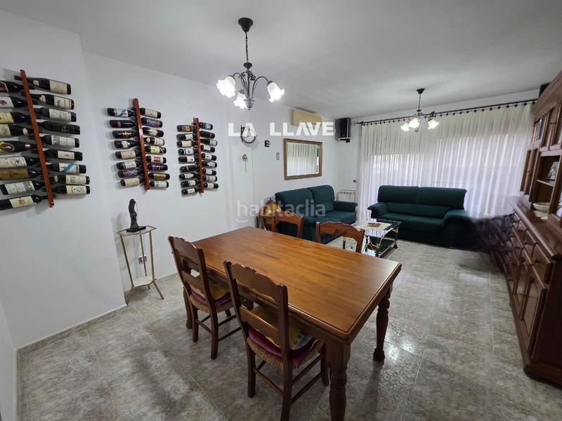 Foto d91315fc-8064-46cd-8a98-02e5c89c1350. Piso  de 3 hab dobles con 2 baños, gran terraza y parking can borrell en Blanes