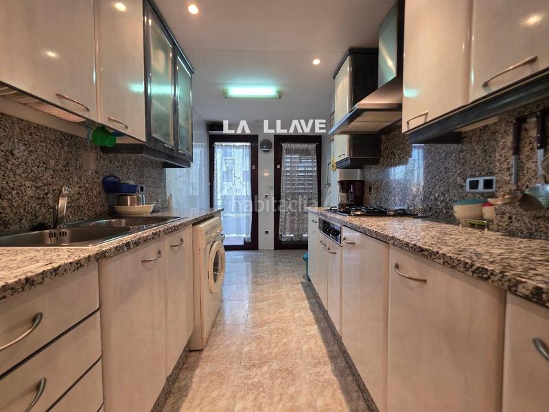 Foto e3f28f5a-3077-4fb4-9fd0-906f2faa3a07. Piso  de 3 hab dobles con 2 baños, gran terraza y parking can borrell en Blanes