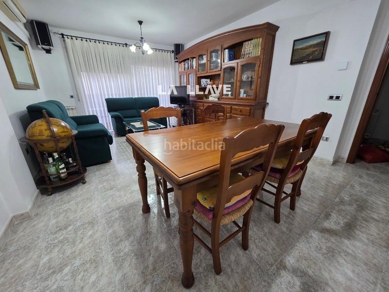 Foto eb48ee73-18eb-41a2-b08c-e9647b94d24e. Piso  de 3 hab dobles con 2 baños, gran terraza y parking can borrell en Blanes