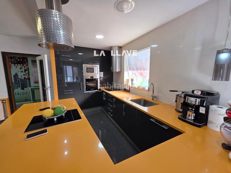 Foto d7bc7f6d-0b63-457b-b1f8-c8713ce090c0. Flat with heating parking in Centre Lloret de Mar