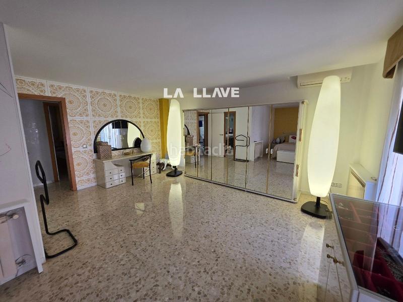 Foto f5fd0e58-3e61-4aec-97cb-3a42ae208b80. Flat with heating parking in Centre Lloret de Mar