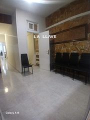 Local Comercial a Centre. Local comercial en el centro de blanes con 96m2
