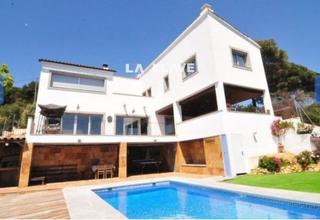 Casa a Palafolls. Chalet independiente en venta en santa susanna, con 300 m2, 5 ha
