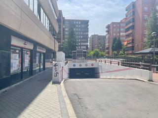 Parking voiture  Rey juan carlos i. Vendemos plaza de garaje en el carrascal.