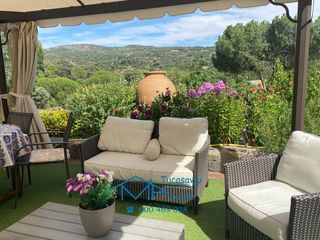 Maison à Tiemblo (El). Chalet independiente en el tiemblo