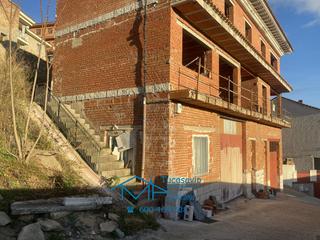Maison à Hoyo de Pinares (El). Casa en construcción en el hoyo de pinares
