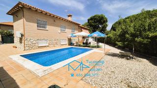 Casa a Pelayos de la Presa. Chalet con piscina en pelayos de la presa