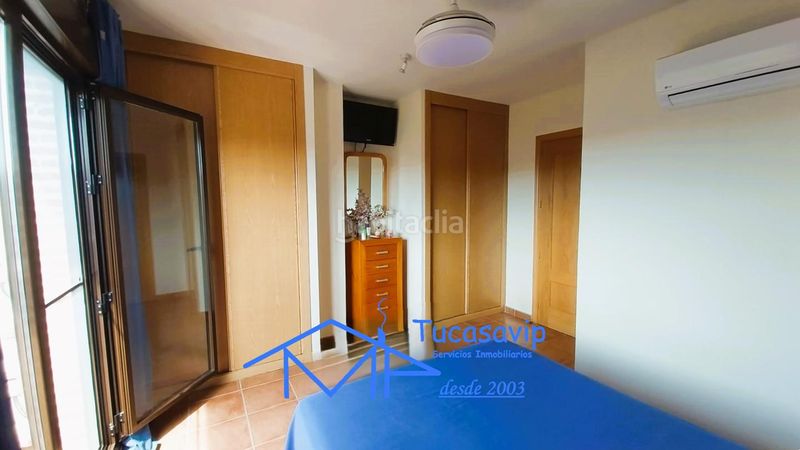 Foto 0512d881-3b36-4b24-aa38-c181d0f69823. Casa adossada amb aparcament piscina a Adrada (La)