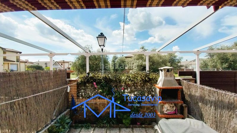 Foto 362e3eba-e65e-480b-b8c4-163263ae1b43. Casa adossada amb aparcament piscina a Adrada (La)