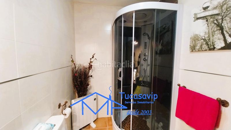 Foto 5f93dfb7-30e0-4f99-890b-ac3eb17e038e. Casa adossada amb aparcament piscina a Adrada (La)