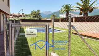 Casa adossada a Adrada (La). Chalet adosado en la adrada