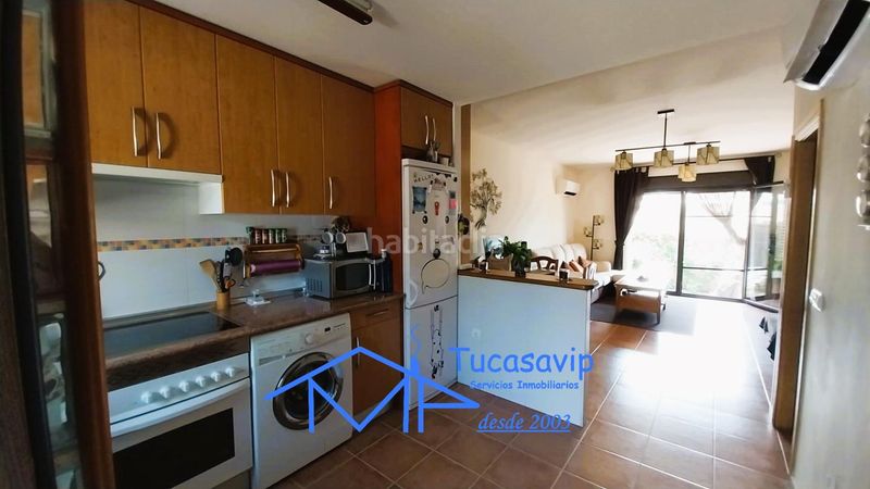 Foto 771dd2fd-cfe2-4c26-b849-a0783a4c6ad1. Casa adossada amb aparcament piscina a Adrada (La)